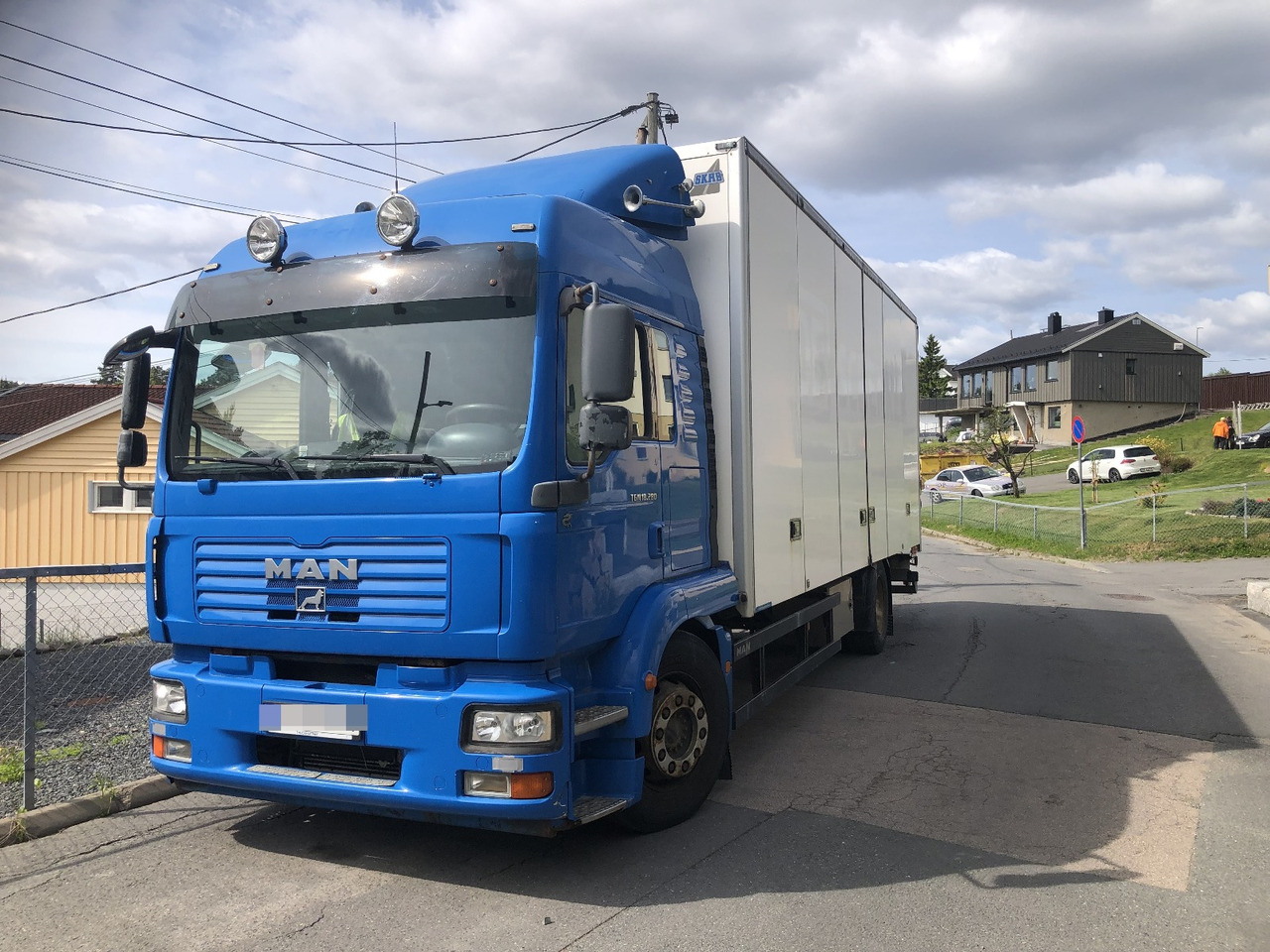 MAN TGM 18.240 - Camion furgon: Foto 1 MAN TGM 18.240 - Camion furgon: Foto 1