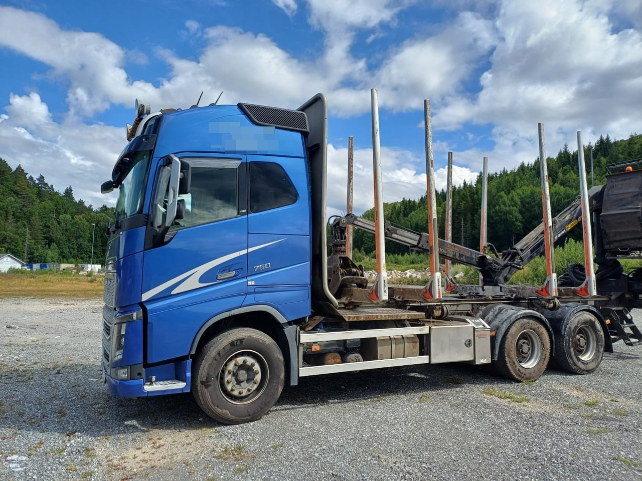 Volvo FH16 750 - Camion forestier, Camion cu macara: Foto 1 Volvo FH16 750 - Camion forestier, Camion cu macara: Foto 1