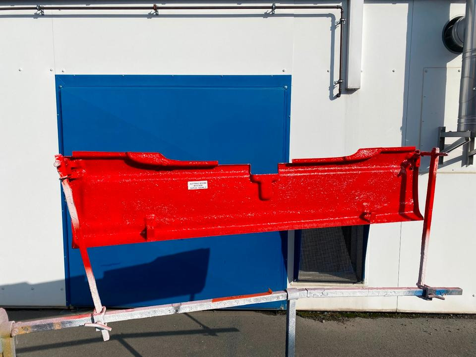 MAN Lions City A21 Heckstoßstange mit AHK Ausschnitt Lackiert UNI-Wunschfarbton OE 88732035011 / 88.73203-5011 *INKL.19% MWST* - Bară de protecție pentru Autobuz: Foto 2 MAN Lions City A21 Heckstoßstange mit AHK Ausschnitt Lackiert UNI-Wunschfarbton OE 88732035011 / 88.73203-5011 *INKL.19% MWST* - Bară de protecție pentru Autobuz: Foto 2