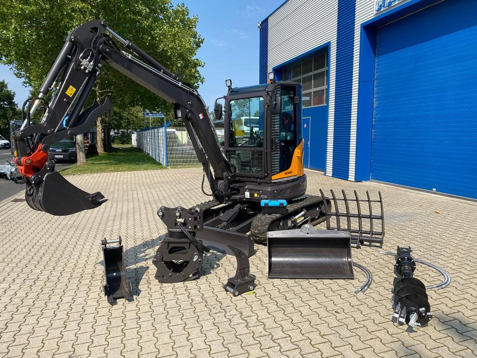 Minibagger BK4000KJS inkl. Zubehörpaket *INKL.19% MWST*BERGER KRAUS*KUBOTA*KLIMA* SCHWENKARM*SOFORT* - Mini excavator: Foto 2 Minibagger BK4000KJS inkl. Zubehörpaket *INKL.19% MWST*BERGER KRAUS*KUBOTA*KLIMA* SCHWENKARM*SOFORT* - Mini excavator: Foto 2
