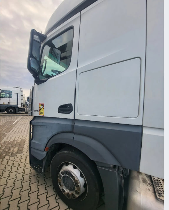 Mercedes-Benz ACTROS 1845 mega WDF - Cap tractor: Foto 3 Mercedes-Benz ACTROS 1845 mega WDF - Cap tractor: Foto 3