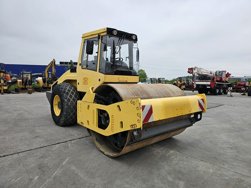 BOMAG BW213DH-4 - Compactor: Foto 5 BOMAG BW213DH-4 - Compactor: Foto 5