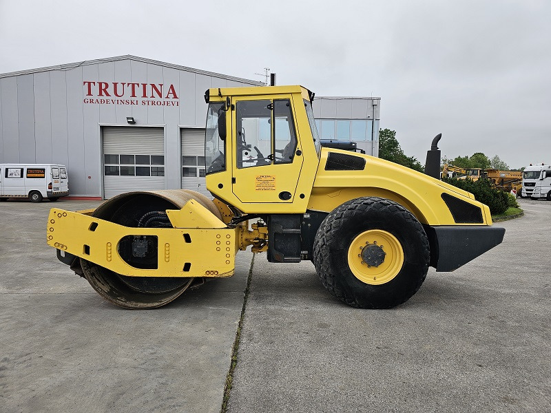BOMAG BW213DH-4 - Compactor: Foto 1 BOMAG BW213DH-4 - Compactor: Foto 1