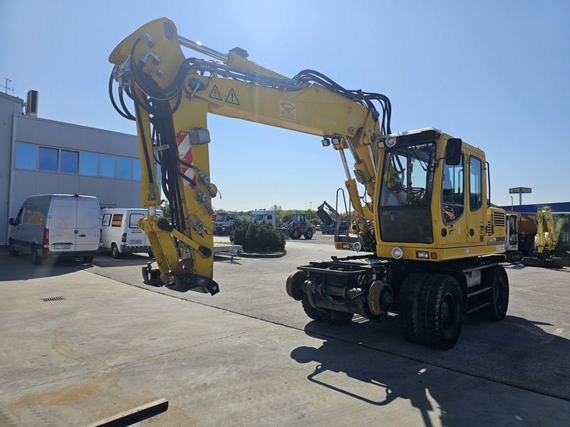 Excavator pe roţi LIEBHERR A900C ZW: Foto 6