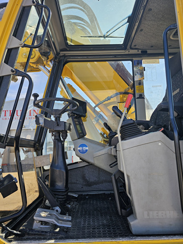 Excavator pe roţi LIEBHERR A900C ZW: Foto 9