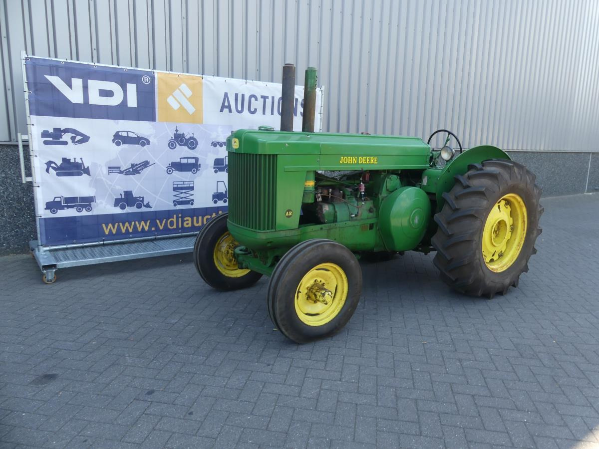 John-Deere AR - Tractor agricol: Foto 1 John-Deere AR - Tractor agricol: Foto 1