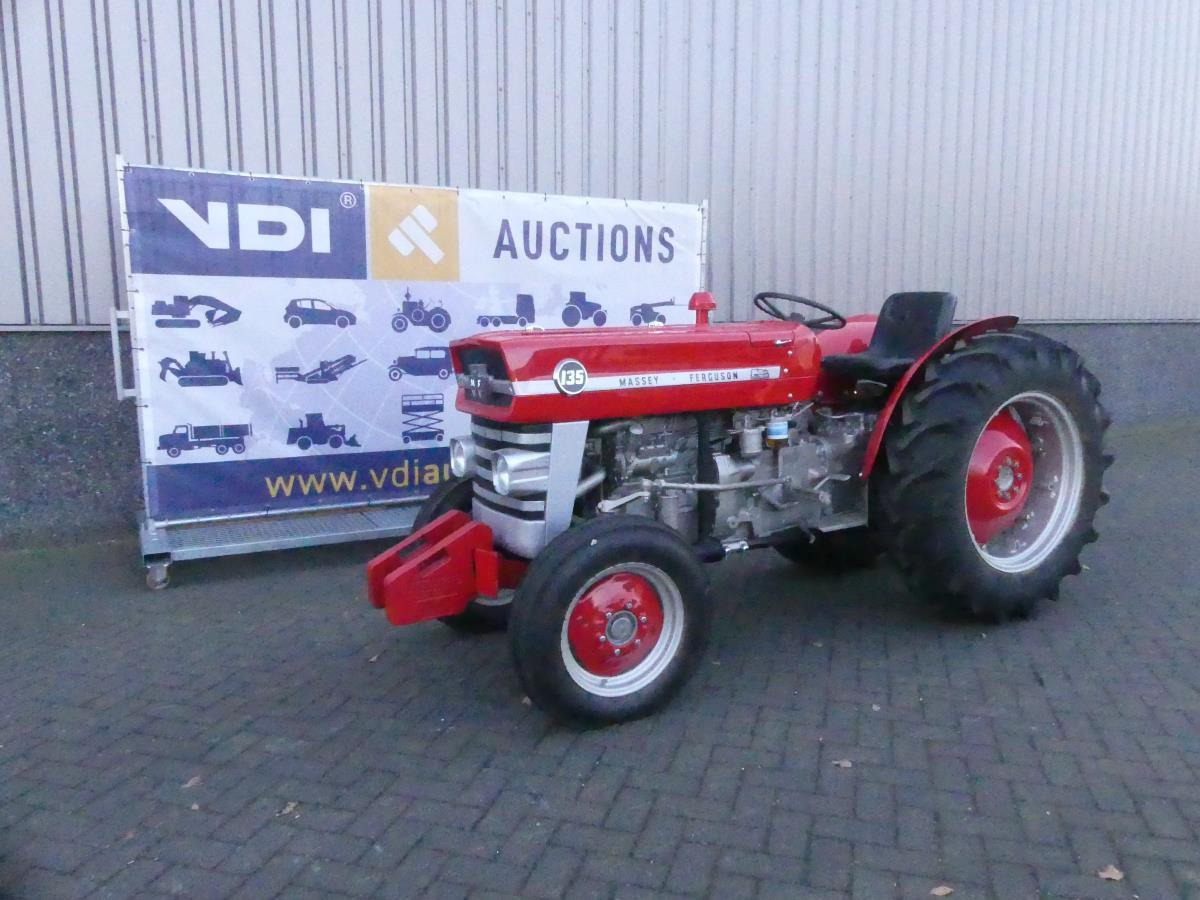 Massey-Ferguson 135 Vinyard - Tractor agricol: Foto 1 Massey-Ferguson 135 Vinyard - Tractor agricol: Foto 1