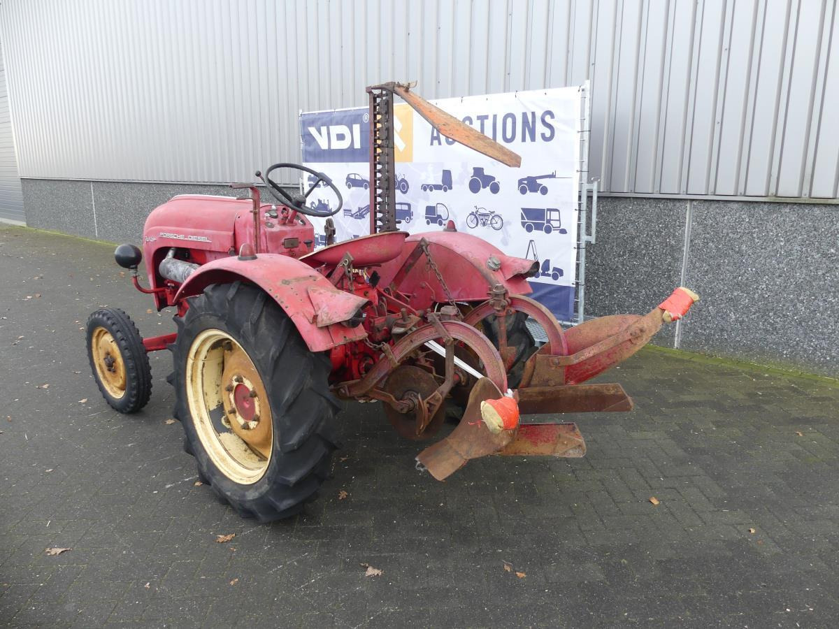 Porsche 109 - Tractor mic: Foto 4 Porsche 109 - Tractor mic: Foto 4