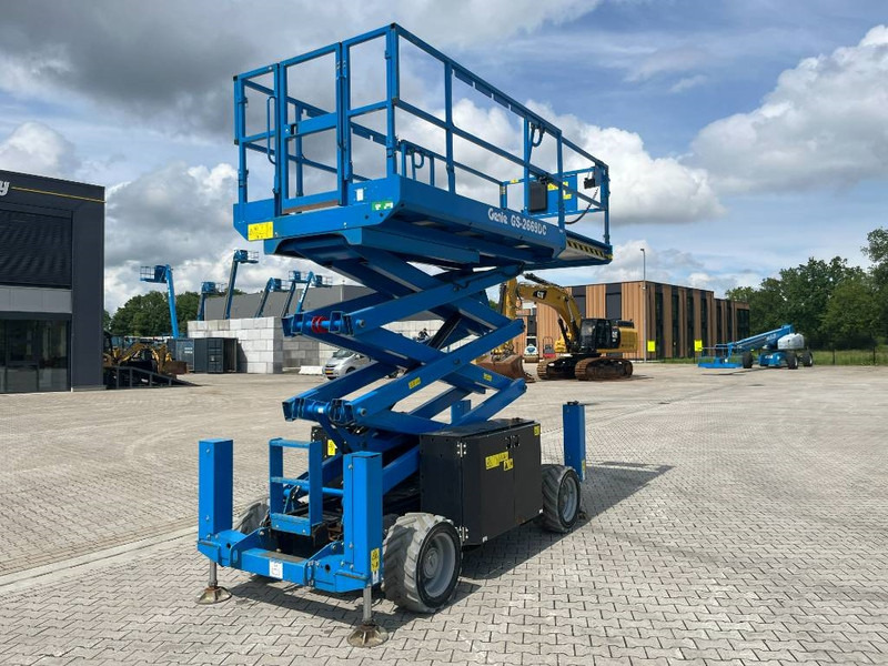 Genie GS 2669 DC - Platforma foarfeca: Foto 3 Genie GS 2669 DC - Platforma foarfeca: Foto 3