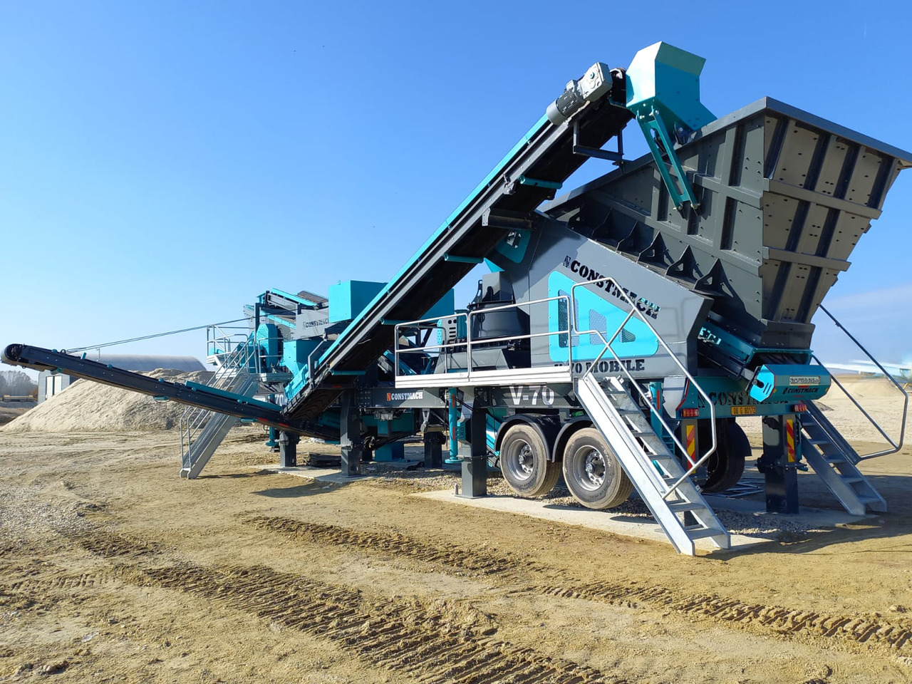 Constmach Concasseur À Impact À Axe Vertical Mobile D'une Capacité De 100 À 150 Tonnes - Concasor: Foto 4 Constmach Concasseur À Impact À Axe Vertical Mobile D'une Capacité De 100 À 150 Tonnes - Concasor: Foto 4