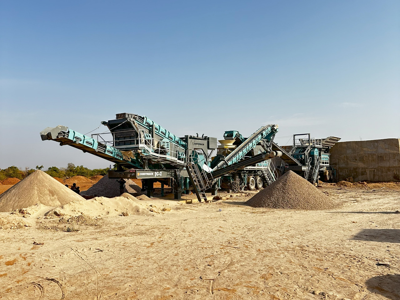 Constmach Concasseur À Mâchoires Mobile (Concasseur Mobile) D'une Capacité De 120 À 150 Tonnes - Concasor: Foto 1 Constmach Concasseur À Mâchoires Mobile (Concasseur Mobile) D'une Capacité De 120 À 150 Tonnes - Concasor: Foto 1