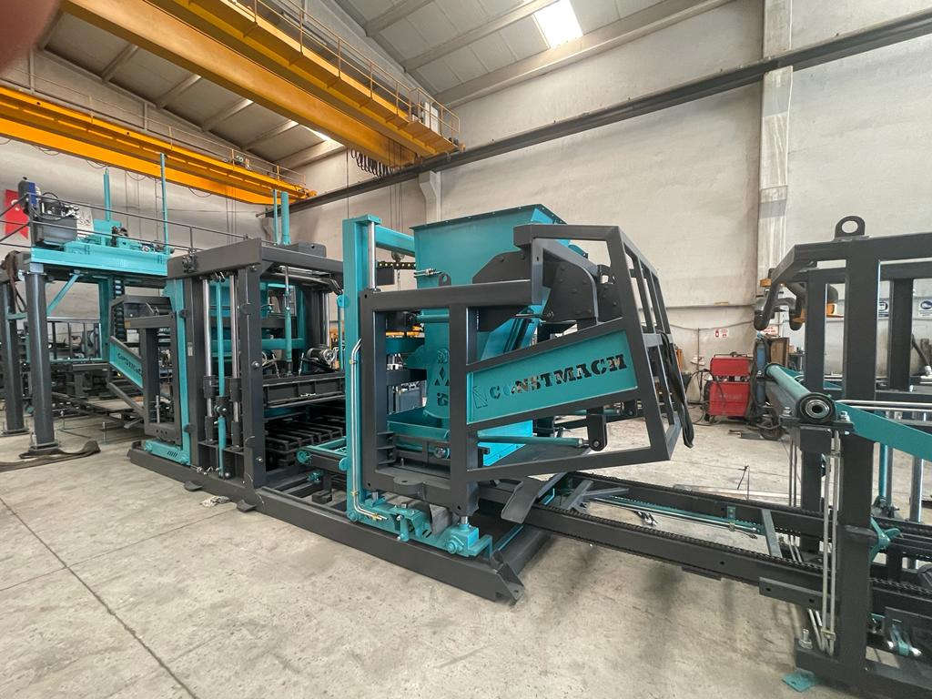 Constmach Machine à Fabriquer des Briquettes BS-42 (Machine à Fabriquer des Blocs de Béton) - Vibropresa: Foto 1 Constmach Machine à Fabriquer des Briquettes BS-42 (Machine à Fabriquer des Blocs de Béton) - Vibropresa: Foto 1