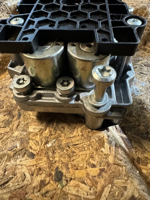 ZF Ventilblock TRAXON Getriebe 0501330550 - Cutie de viteze și piese pentru Camion: Foto 3 ZF Ventilblock TRAXON Getriebe 0501330550 - Cutie de viteze și piese pentru Camion: Foto 3