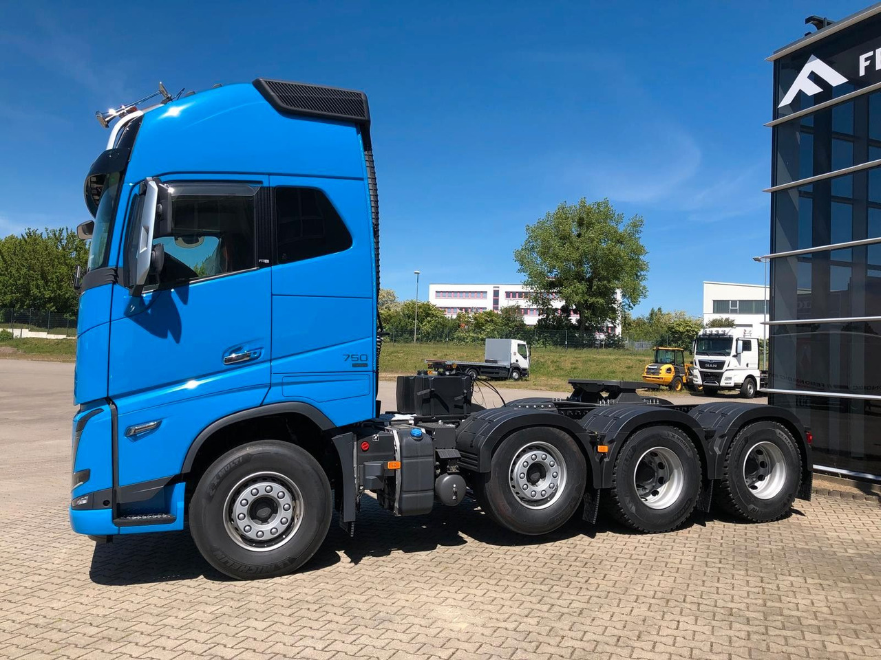 Volvo FH16 750 XL 8x4 Tridem*100T*Kriechgänge*Retarder Volvo FH16 750 XL 8x4 Tridem*100T*Kriechgänge*Retarder - Cap tractor: Foto 2 Volvo FH16 750 XL 8x4 Tridem*100T*Kriechgänge*Retarder Volvo FH16 750 XL 8x4 Tridem*100T*Kriechgänge*Retarder - Cap tractor: Foto 2