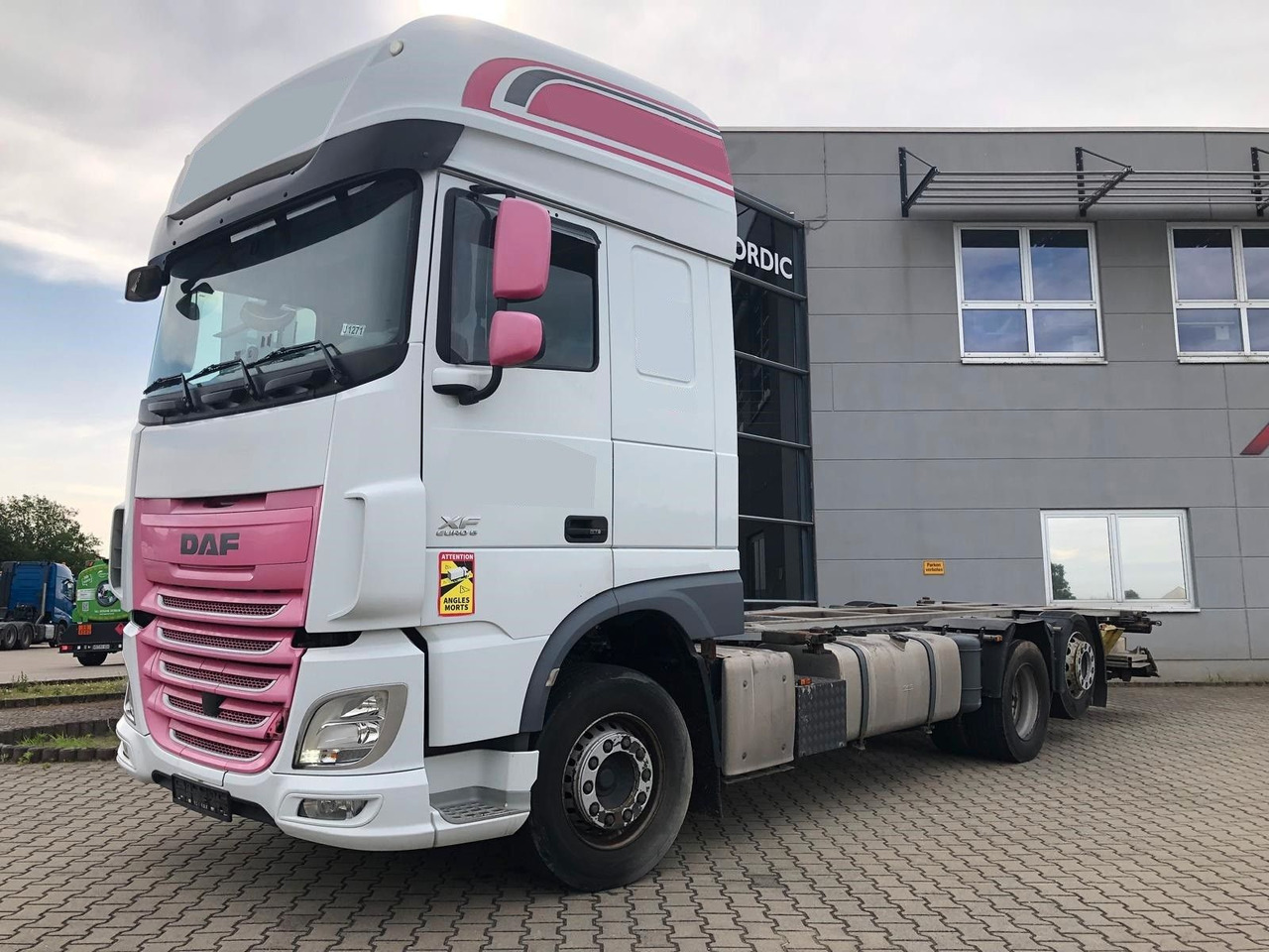 DAF XF460SSC Lenk/Lift*LBW*Standkl*Mega*NeueKuppl. - Camion transport containere/ Swap body: Foto 3 DAF XF460SSC Lenk/Lift*LBW*Standkl*Mega*NeueKuppl. - Camion transport containere/ Swap body: Foto 3