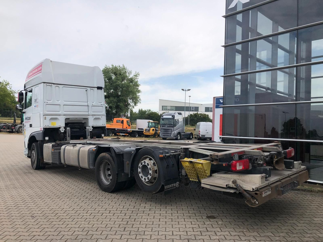 DAF XF460SSC Lenk/Lift*LBW*Standkl*Mega*NeueKuppl. - Camion transport containere/ Swap body: Foto 2 DAF XF460SSC Lenk/Lift*LBW*Standkl*Mega*NeueKuppl. - Camion transport containere/ Swap body: Foto 2
