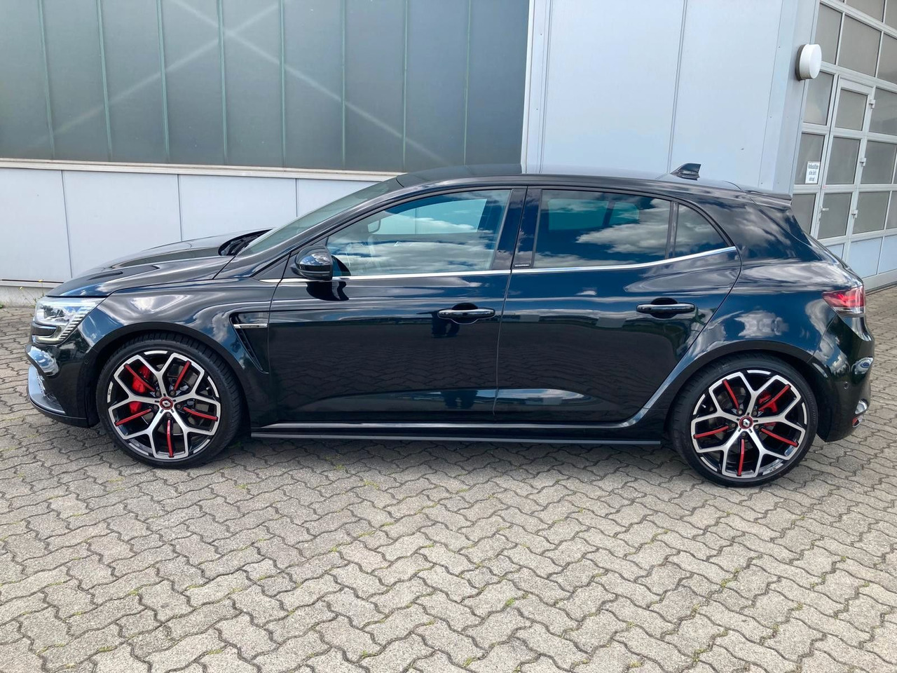 Renault Megane IV Lim. 5-trg. R.S. Trophy TCe 300 - Automobil: Foto 2 Renault Megane IV Lim. 5-trg. R.S. Trophy TCe 300 - Automobil: Foto 2