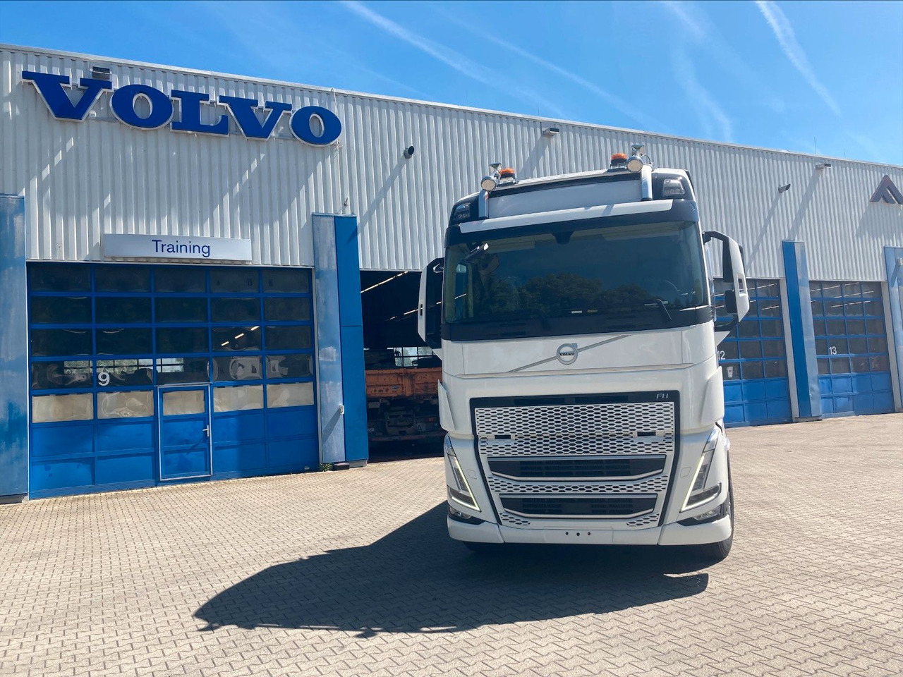 Volvo FH 6x2 R NLA Luftfederung - Camion platformă, Camion cu macara: Foto 2 Volvo FH 6x2 R NLA Luftfederung - Camion platformă, Camion cu macara: Foto 2