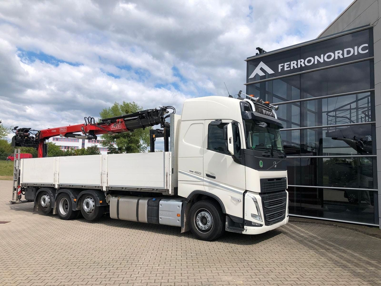 Volvo FH460 8x2 TRIDEM VLA&NLA gelenkt*FASSI F215AS.24 - Camion cu macara: Foto 1 Volvo FH460 8x2 TRIDEM VLA&NLA gelenkt*FASSI F215AS.24 - Camion cu macara: Foto 1