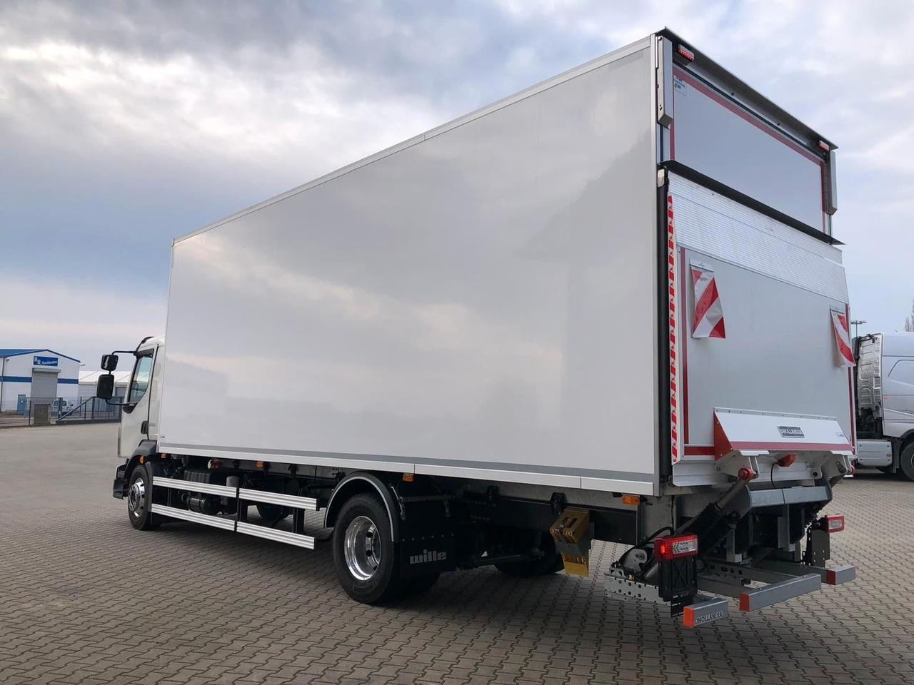 Volvo FL16.280 VollLuft*LBW *Carrier Supra850*a.Miete - Camion frigider: Foto 3 Volvo FL16.280 VollLuft*LBW *Carrier Supra850*a.Miete - Camion frigider: Foto 3