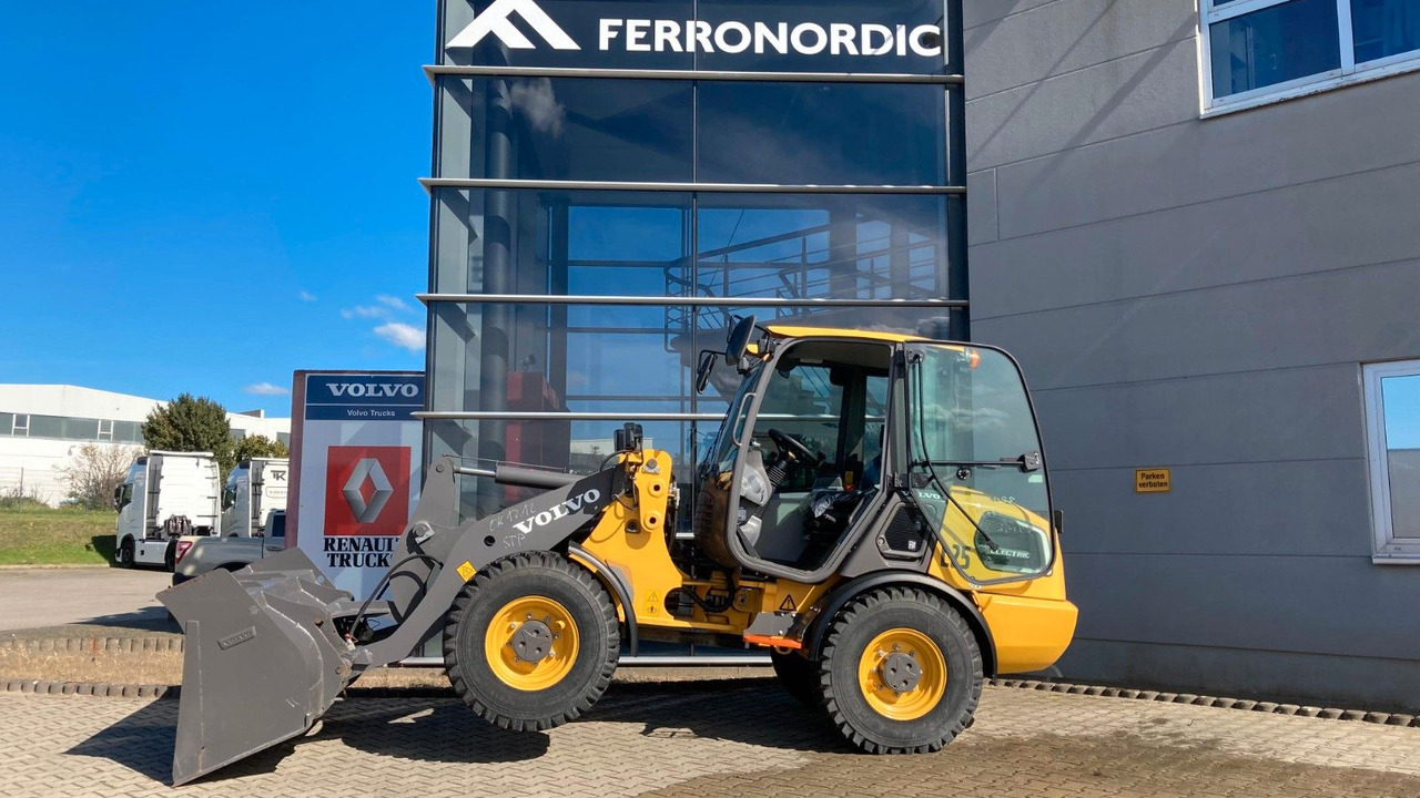 Volvo JL25H Electric *Auch Miete Volvo L25 Electric *Auch Miete*Neuzustand+22+14 kW - Încărcător frontal pe pneuri: Foto 4 Volvo JL25H Electric *Auch Miete Volvo L25 Electric *Auch Miete*Neuzustand+22+14 kW - Încărcător frontal pe pneuri: Foto 4