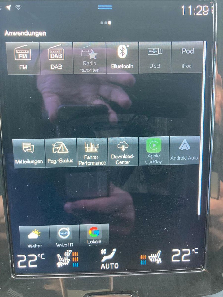 Mașină break Volvo V60 T8 R Design Recharge Plug-In Hybrid AWD: Foto 23 Mașină break Volvo V60 T8 R Design Recharge Plug-In Hybrid AWD: Foto 23