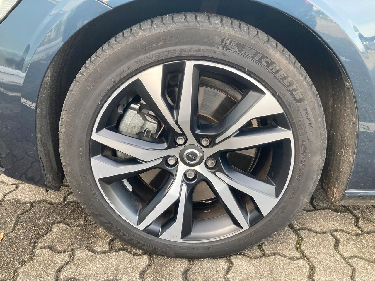 Mașină break Volvo V60 T8 R Design Recharge Plug-In Hybrid AWD: Foto 27 Mașină break Volvo V60 T8 R Design Recharge Plug-In Hybrid AWD: Foto 27