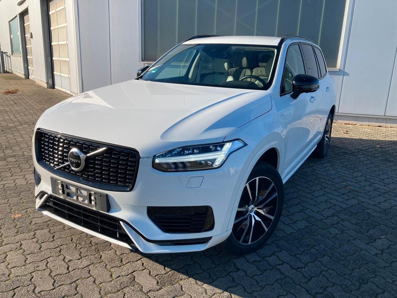 Volvo XC 90 T8 R-Des. Exp. Rech. Pl.-In Hybr. AWD 7-S. - SUV: Foto 1 Volvo XC 90 T8 R-Des. Exp. Rech. Pl.-In Hybr. AWD 7-S. - SUV: Foto 1