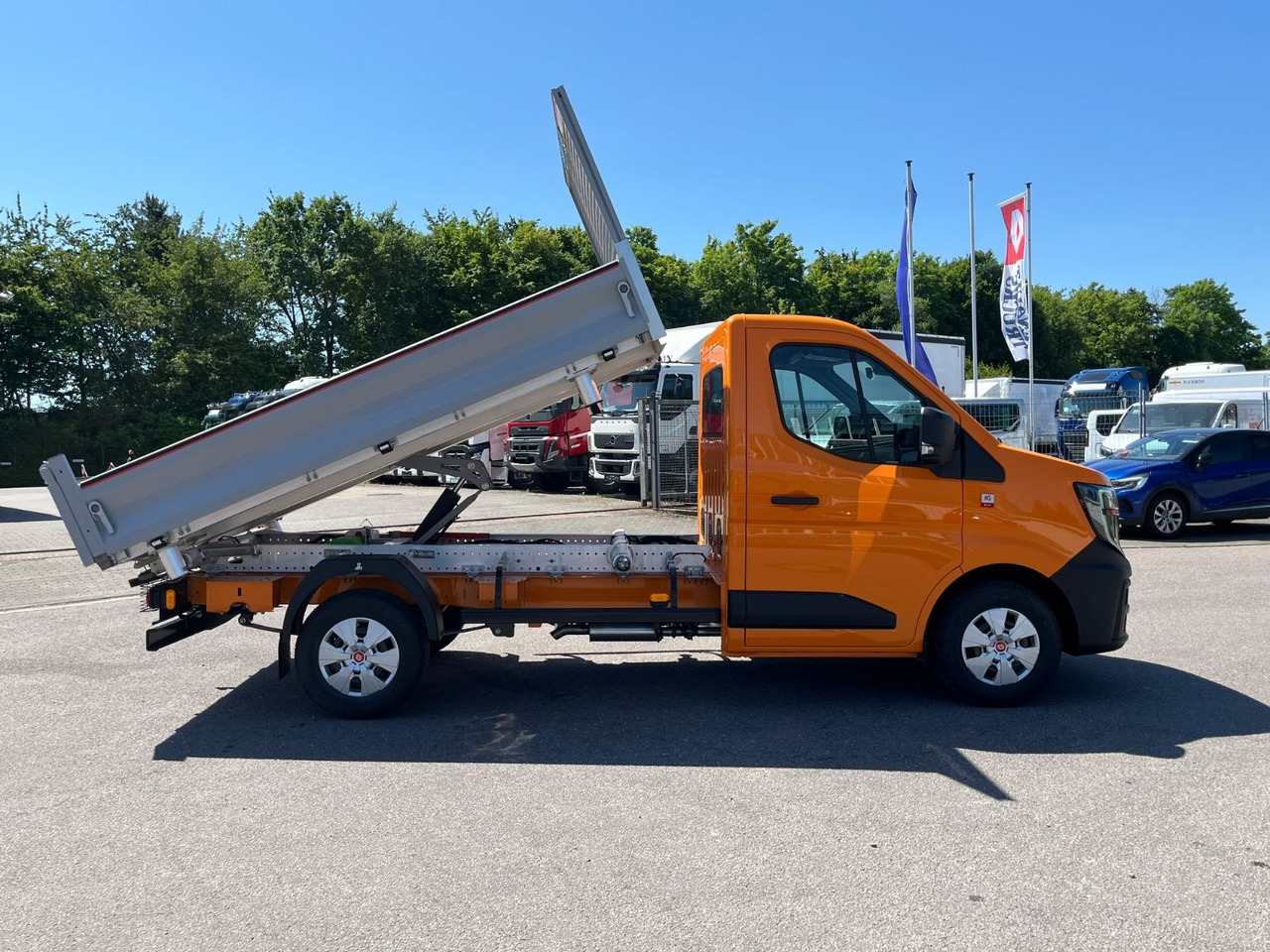Renault Master mit JPM Dreiseitenkipper - Autoutilitară basculantă: Foto 4 Renault Master mit JPM Dreiseitenkipper - Autoutilitară basculantă: Foto 4