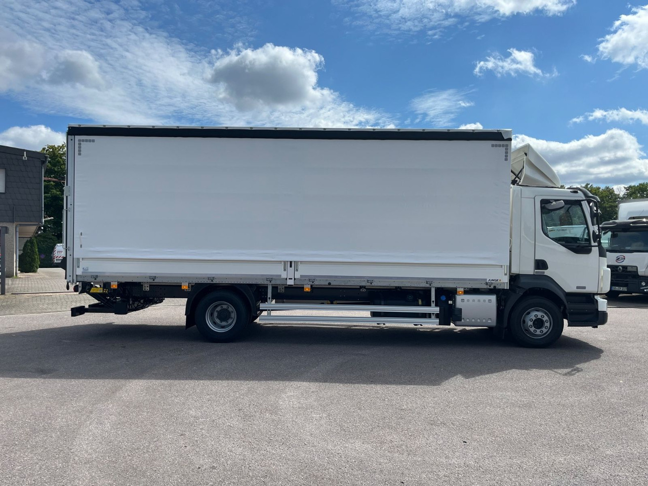 Volvo FL16.280 Junge Schiebeplane - Camion cu prelată: Foto 4 Volvo FL16.280 Junge Schiebeplane - Camion cu prelată: Foto 4