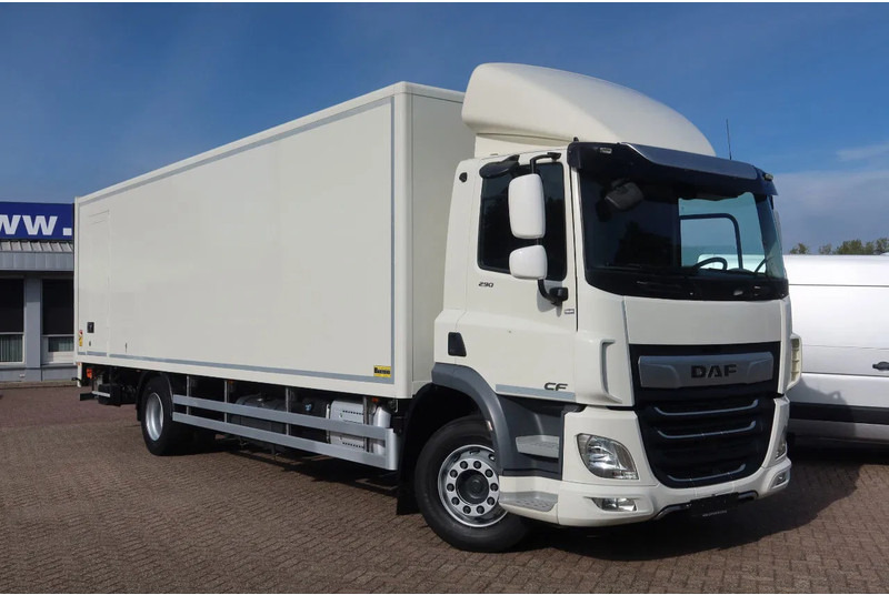 DAF CF 290 FA Bak + klep Dhollandia 2000 KG - Camion furgon: Foto 2 DAF CF 290 FA Bak + klep Dhollandia 2000 KG - Camion furgon: Foto 2