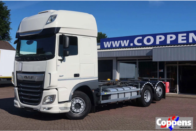 DAF XF 106.450 Wissellaadbaksysteem / Chassis - Camion transport containere/ Swap body: Foto 1 DAF XF 106.450 Wissellaadbaksysteem / Chassis - Camion transport containere/ Swap body: Foto 1