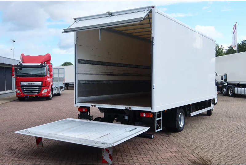 FUSO Canter Mistubishi Canter 7C18 - Camion furgon: Foto 3 FUSO Canter Mistubishi Canter 7C18 - Camion furgon: Foto 3