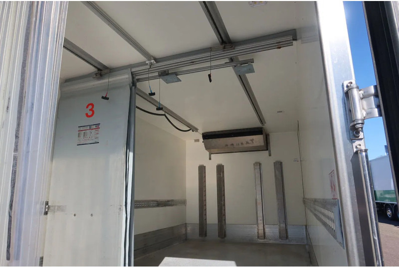 FUSO Canter Thermoking T 600R Koel/Vries + Laadklep - Camion frigider: Foto 3 FUSO Canter Thermoking T 600R Koel/Vries + Laadklep - Camion frigider: Foto 3