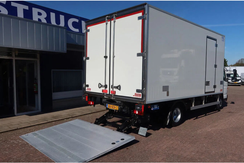 FUSO Canter Thermoking T 600R Koel/Vries + Laadklep - Camion frigider: Foto 4 FUSO Canter Thermoking T 600R Koel/Vries + Laadklep - Camion frigider: Foto 4