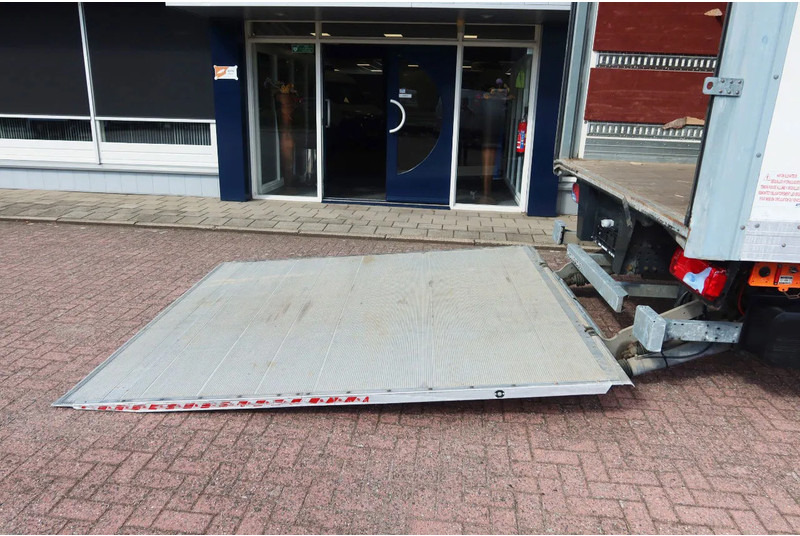 Camion furgon MAN TGL 12.250 Bakwagen + Laadklep DHollandia 2000 kg: Foto 13