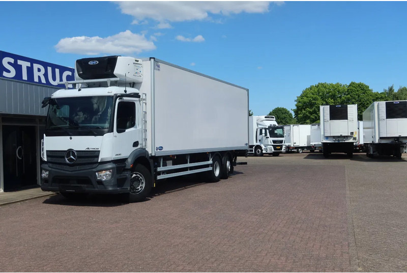 Mercedes-Benz 2530 L 6X2 Koel/Vries Carrier Supra 1050 - Camion frigider: Foto 4 Mercedes-Benz 2530 L 6X2 Koel/Vries Carrier Supra 1050 - Camion frigider: Foto 4