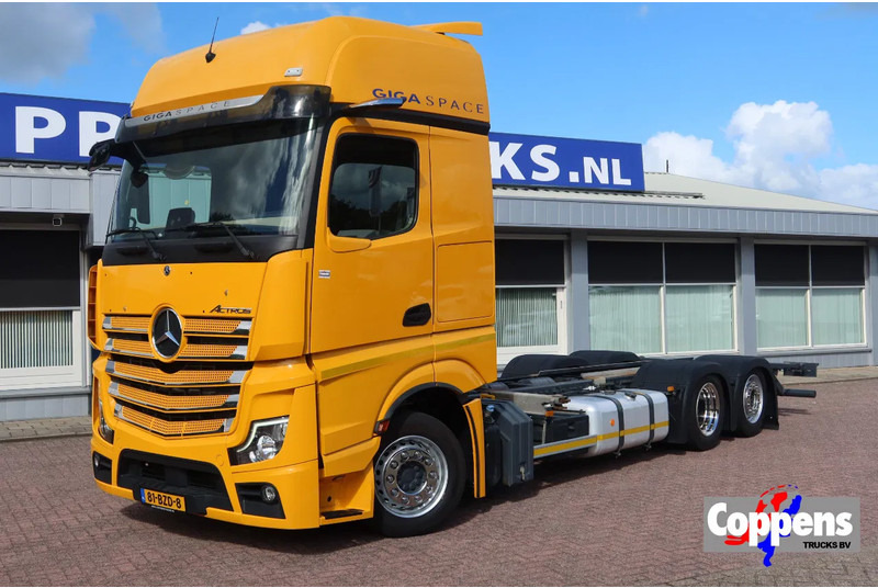 Mercedes-Benz Actros 2642 LL Giga Space Wisselbare opbouw/chassis cabine + lift as - Camion transport containere/ Swap body: Foto 1 Mercedes-Benz Actros 2642 LL Giga Space Wisselbare opbouw/chassis cabine + lift as - Camion transport containere/ Swap body: Foto 1