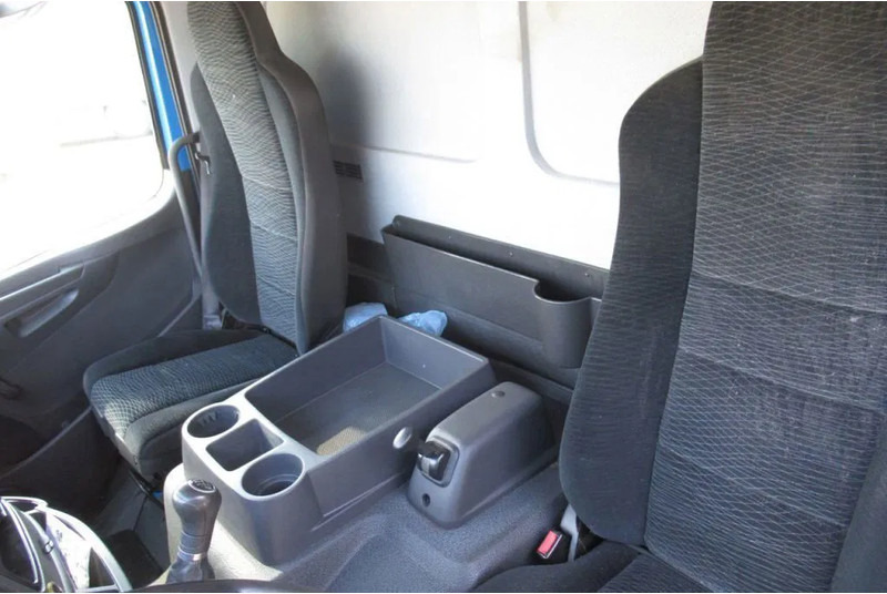 Mercedes-Benz Atego 1318L Euro 6 - Camion cu prelată: Foto 5 Mercedes-Benz Atego 1318L Euro 6 - Camion cu prelată: Foto 5