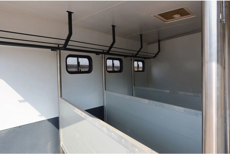 Mercedes-Benz Atego 816 L 3 Paarden/4 Ponies Nieuwe APK + nieuwe accu. - Camion transport cai: Foto 3 Mercedes-Benz Atego 816 L 3 Paarden/4 Ponies Nieuwe APK + nieuwe accu. - Camion transport cai: Foto 3