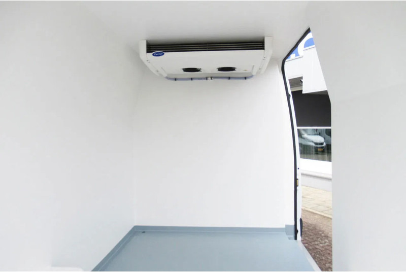 Mercedes-Benz Sprinter 317 CDI Koel / Vries/ verwarmen Carrier Xarios 350 + 220 volt nacht stekkerL2/H2 - Autoutilitară frigorifica: Foto 4 Mercedes-Benz Sprinter 317 CDI Koel / Vries/ verwarmen Carrier Xarios 350 + 220 volt nacht stekkerL2/H2 - Autoutilitară frigorifica: Foto 4