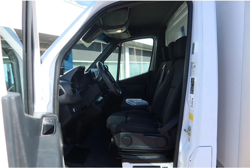 Mercedes-Benz Sprinter 516 CDI Koel/Vries + Dhollandia Klep 750 kg Carrier 300 Xarios Dag + nacht 220 Volt - Autoutilitară frigorifica: Foto 4 Mercedes-Benz Sprinter 516 CDI Koel/Vries + Dhollandia Klep 750 kg Carrier 300 Xarios Dag + nacht 220 Volt - Autoutilitară frigorifica: Foto 4