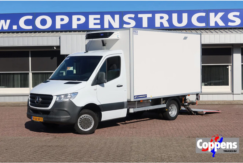 Mercedes-Benz Sprinter 516 CDI Koel/Vries + Dhollandia Klep 750 kg Carrier 300 Xarios Dag + nacht 220 Volt - Autoutilitară frigorifica: Foto 1 Mercedes-Benz Sprinter 516 CDI Koel/Vries + Dhollandia Klep 750 kg Carrier 300 Xarios Dag + nacht 220 Volt - Autoutilitară frigorifica: Foto 1