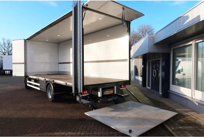 Renault D250 Bakwagen + Laadklep Deuren - Camion furgon: Foto 4 Renault D250 Bakwagen + Laadklep Deuren - Camion furgon: Foto 4