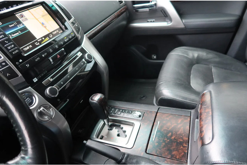 Toyota Land Cruiser V8 200 V8. 4.5D Executive. 7 Persoons. Luchtvering. Marge voertuig - Automobil: Foto 5 Toyota Land Cruiser V8 200 V8. 4.5D Executive. 7 Persoons. Luchtvering. Marge voertuig - Automobil: Foto 5