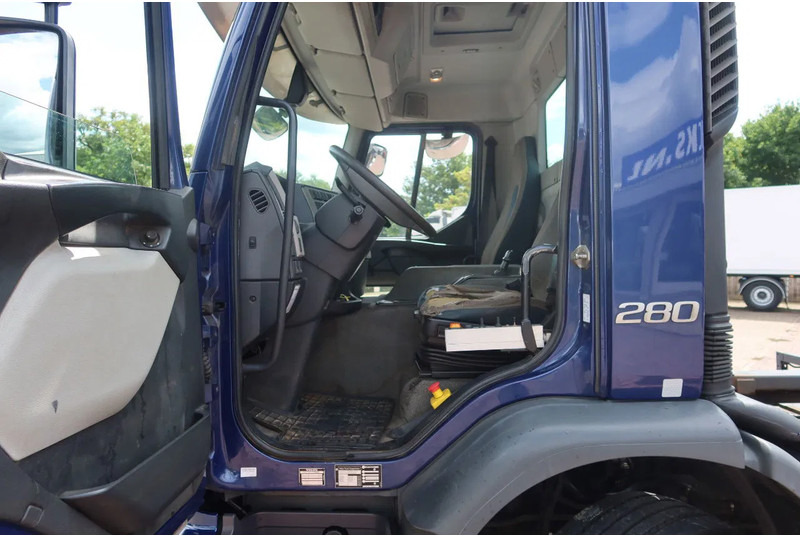 Volvo FE 280 Container / Kabelsysteem H.T.S Kabel, 15 ton, 575 cm 6 Cilinder - Camion cu sistem de cablu: Foto 4 Volvo FE 280 Container / Kabelsysteem H.T.S Kabel, 15 ton, 575 cm 6 Cilinder - Camion cu sistem de cablu: Foto 4