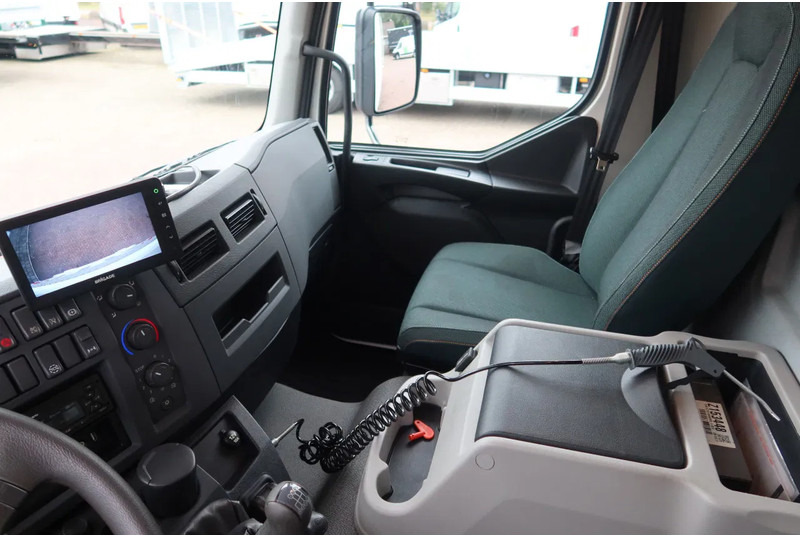 Camion furgon Volvo FL 250 Bakwagen + Dhollandia 1500 kg: Foto 5 Camion furgon Volvo FL 250 Bakwagen + Dhollandia 1500 kg: Foto 5