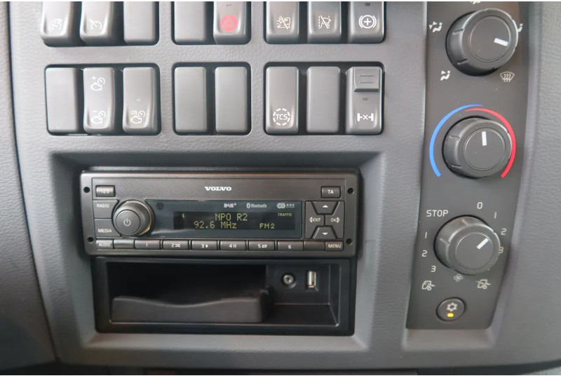 Camion furgon Volvo FL 250 Bakwagen + Dhollandia 1500 kg: Foto 7 Camion furgon Volvo FL 250 Bakwagen + Dhollandia 1500 kg: Foto 7