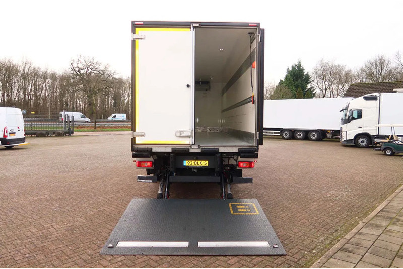 Volvo FM 330 4x2 Koel/Vries Carrier Supra 380 + Klep Dhollandia 2500 kg - Camion frigider: Foto 3 Volvo FM 330 4x2 Koel/Vries Carrier Supra 380 + Klep Dhollandia 2500 kg - Camion frigider: Foto 3