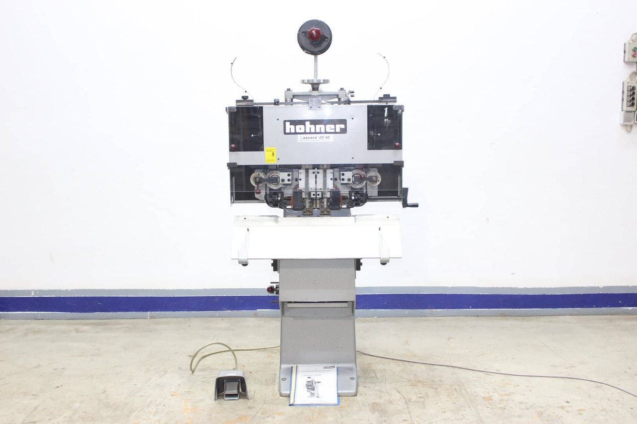 Hohner ACCORD 25/40 - Mașină de tipar: Foto 1 Hohner ACCORD 25/40 - Mașină de tipar: Foto 1